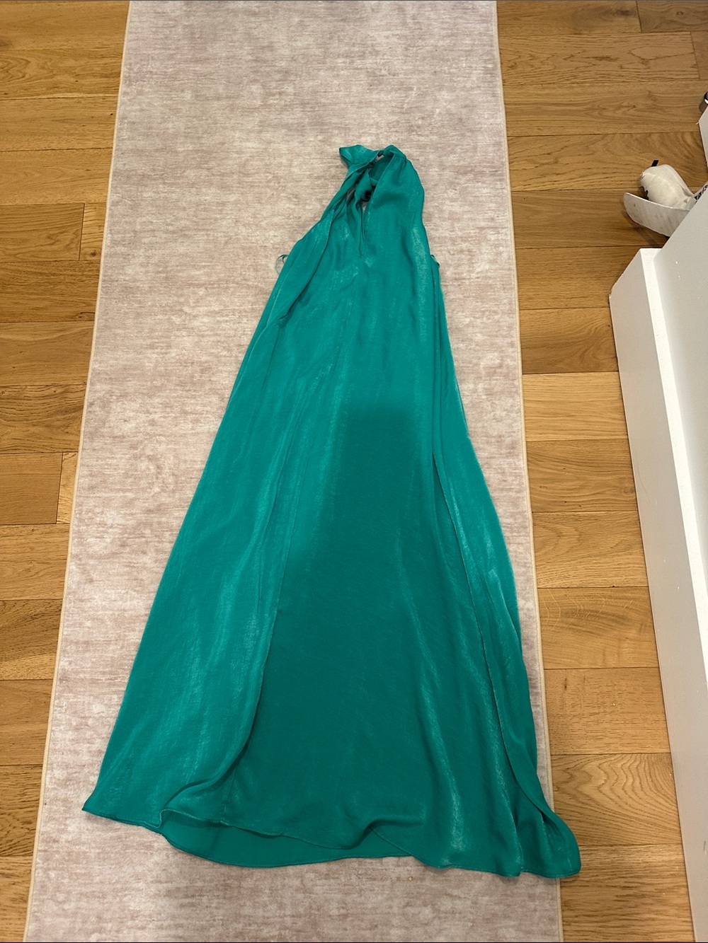 Sleeveless Emerald Halter Maxi Dress - Picture 4 of 4